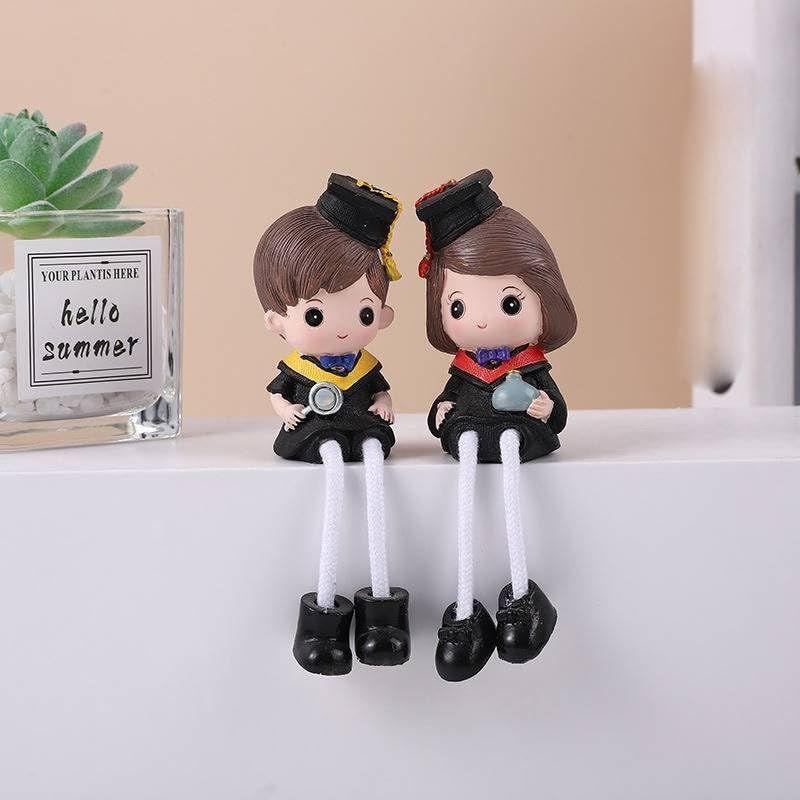 1 Set Hanging Legs Romantic Couple Showpiece | Cute Boy Girl Figurine for Home Decor Living Room Bedroom