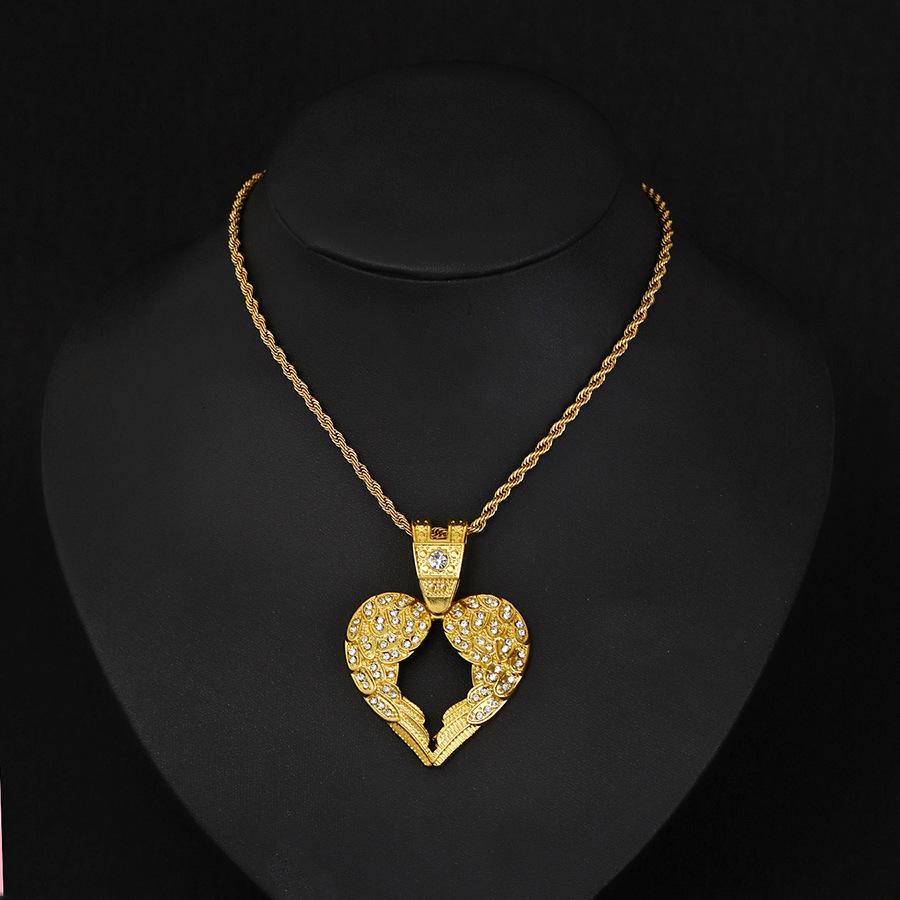 Hip Hop Diamond Heart Wings Pendant Necklace, European and American Cuban Chain Decoration Alloy Heart Shaped Men's Necklace