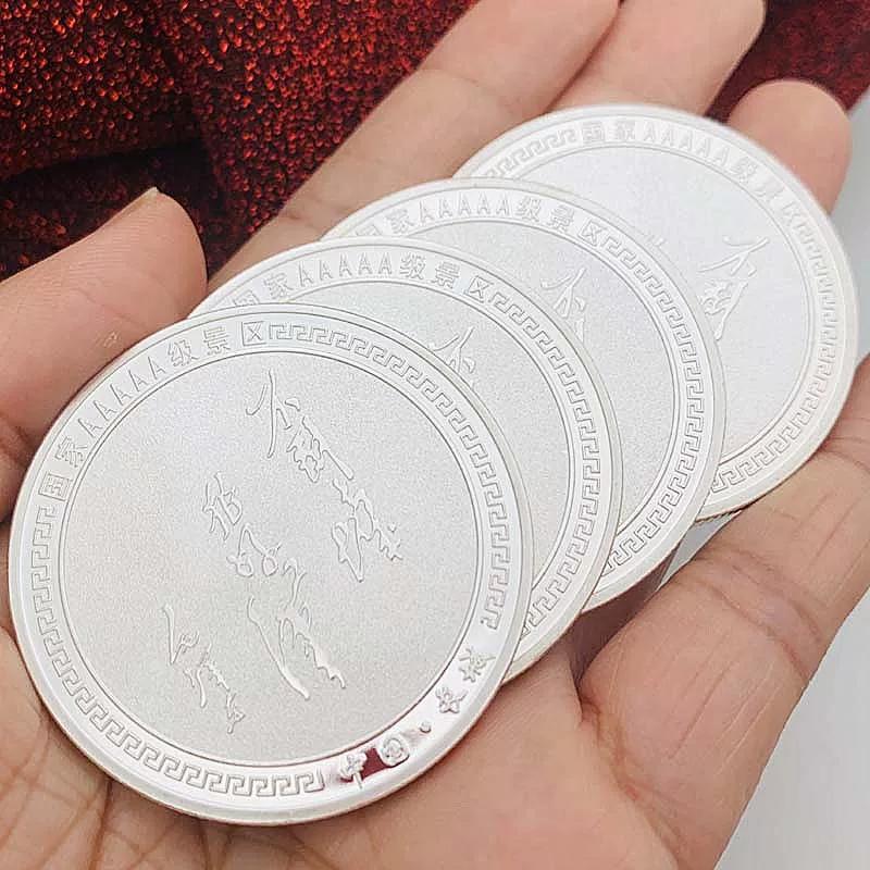 Beijing Badaling Great Wall Four Seasons Spring, Summer, Autumn, Winter Tourist Attraction Gold Plated Commemorative Medal Gift 45mm Coin Gift Box