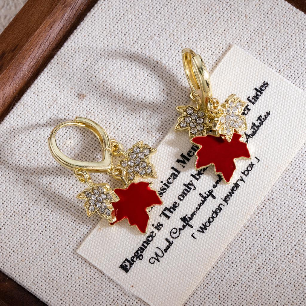 New Year'S Retro Ankara Red Maple Leaf Diamond Ear Buckle, Light Luxury High-End Niche Temperament Fashion Earrings