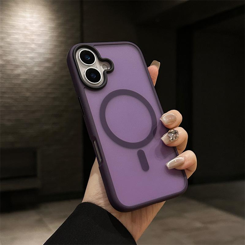 Applicable to iPhone16 skin-friendly matte magnetic mobile phone case Apple 16promax large hole semi-transparent matte surface skin-feeling case