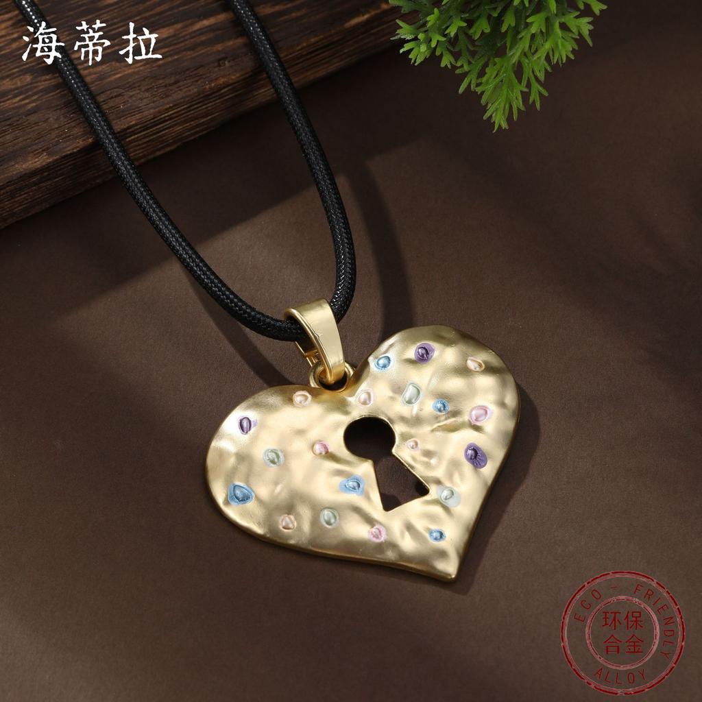 New Enamel Color Love Lock Leather Rope Long Pendant, Women's Exaggerated Hollow Heart-shaped Leather Rope Long Necklace