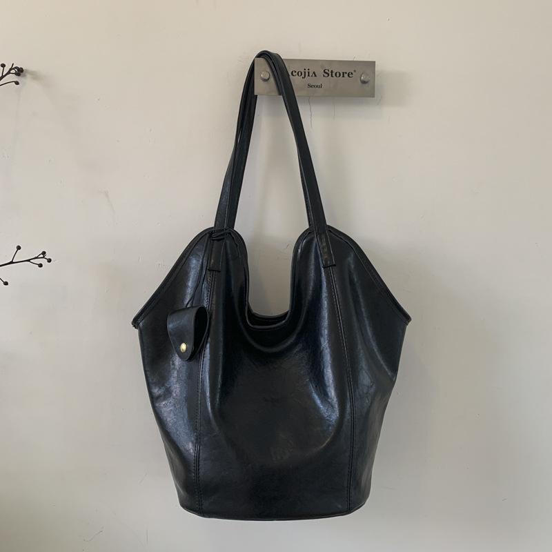 

Simple underarm bag, new autumn commuter bucket bag, large capacity retro casual shoulder bag, dumpling bag. чёрный