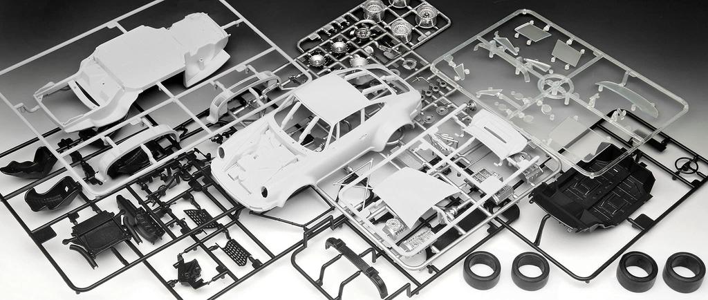 Revell Porsche 934 RSR Martini Plastic Model Kit 07685 1/24