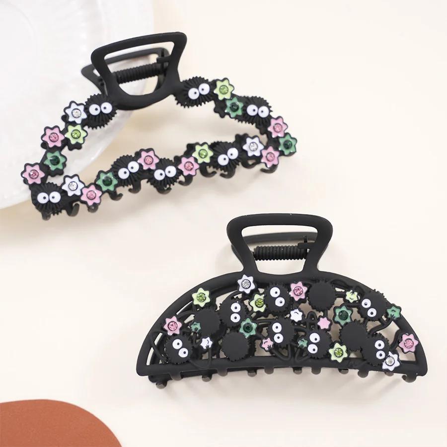 Small Fun Cinderblock Hair Claw Cute Black Cartoon Hair Clip Japan Wacky Claw Clip Shark Clip Hair Accessories for Women Girls