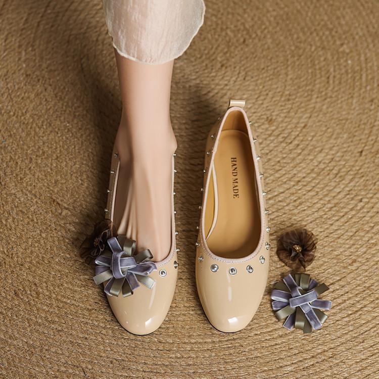 Fashion New Spring/Summer Patent Leather Women Pumps Shoes for Women Fashion Rivet Detachable Flower Round Toe Low Heel Women Loafers