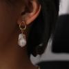 Design: Minimalist, vintage, and regal style with hand-applied foil detailing and freshwater Baroque pearls9Silver needle earrings