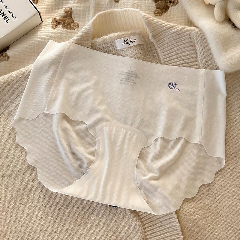 Plus Size Lady Spring and Summer Camellia Fragrance Without Trace Ice Silk 10A Antibacterial Extended Crotch Triangle Briefs