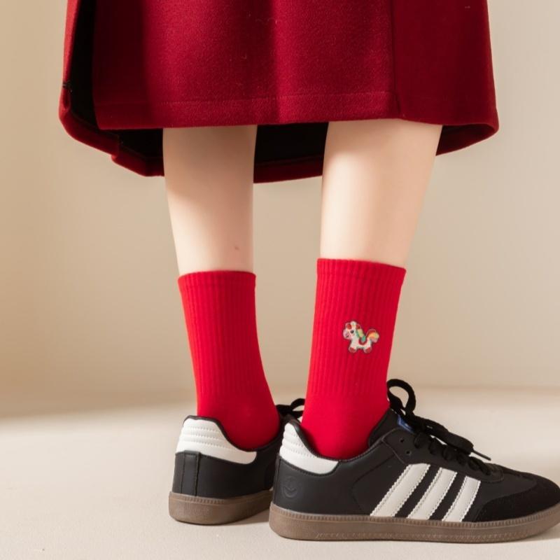 2026 Jahr des Pferdes Glückssocken Tierkreiszeichen Chinesischer Stil Viel Glück Rote Baumwolle Mittelhohe Socken Neujahrsgeschenke für Paare