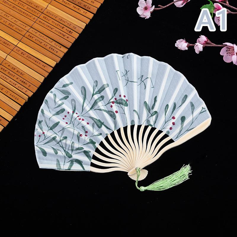 

Складной веер в стиле ретро, ​​женский и мужской танцевальный реквизит, свадебный декор для гостиной, шкафа, бамбуковое дерево, шелковый цветок, складной веер