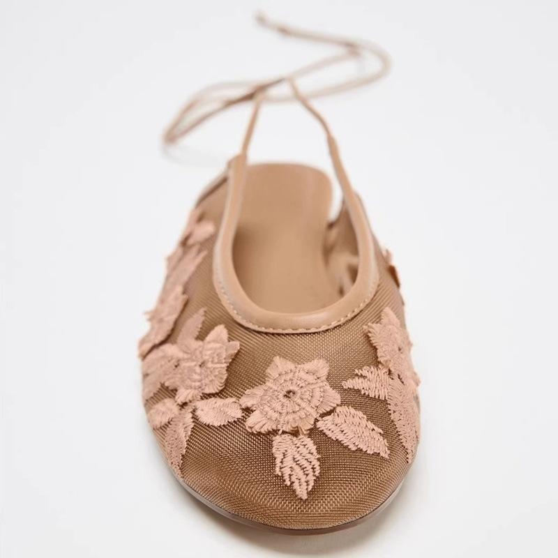 Fashion Embroidery Flower Design  Flat Sandals Women Breathable Mesh Lace Up Casual Shoes Elegant Shallow Zapatos De Mujer