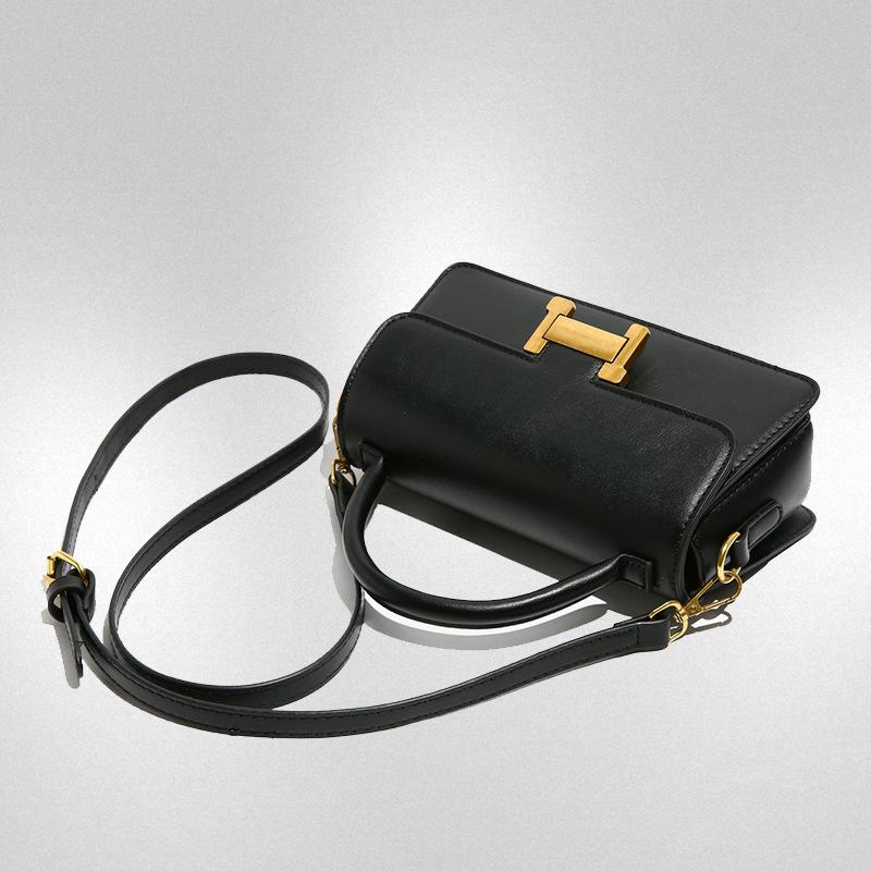 Premium small square bag women's autumn and winter new fashion simple texture shoulder messenger bag popular handbag