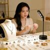 Wire-Free Jewelry Display Spotlight with Charging