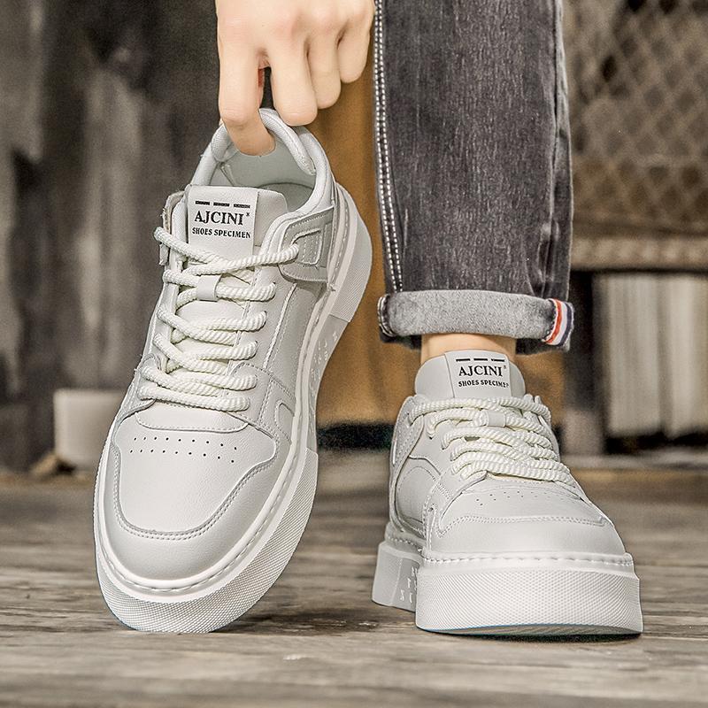 Fashion Casual men's board shoes Thick sole and trendy styles Outdoor Fashion Street Walking Classic black high-quality youth shoes Hot