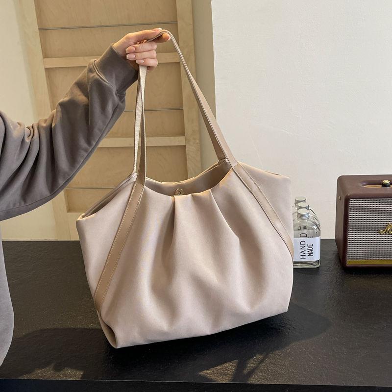 Einfache und leichte Cloud-Tragetasche Koreanischer Stil Canvas-Tasche Nische Große Kapazität Pendler Umhängetasche