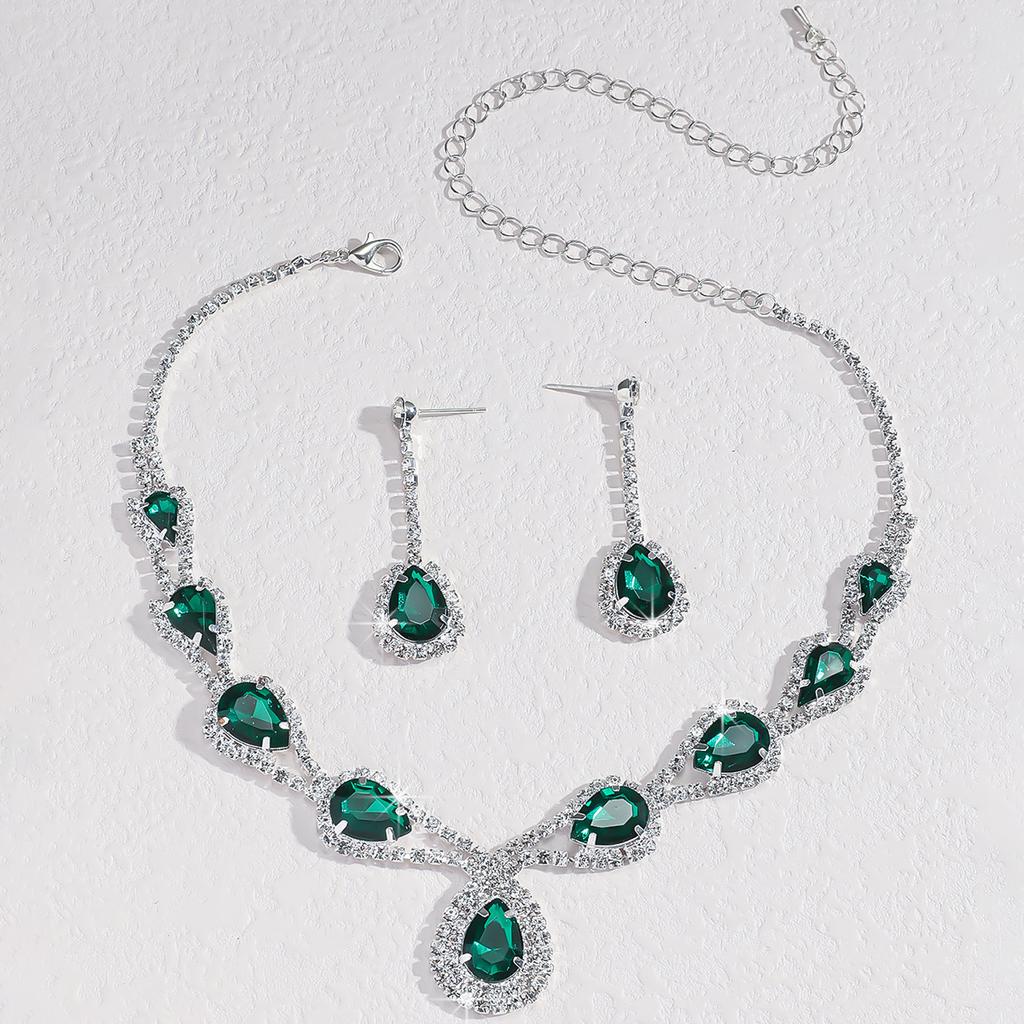 High End Emerald Luxury Necklace and Earring Set Suitable for Parties, Dinners, Wedding Banquets, and Evening Dresses