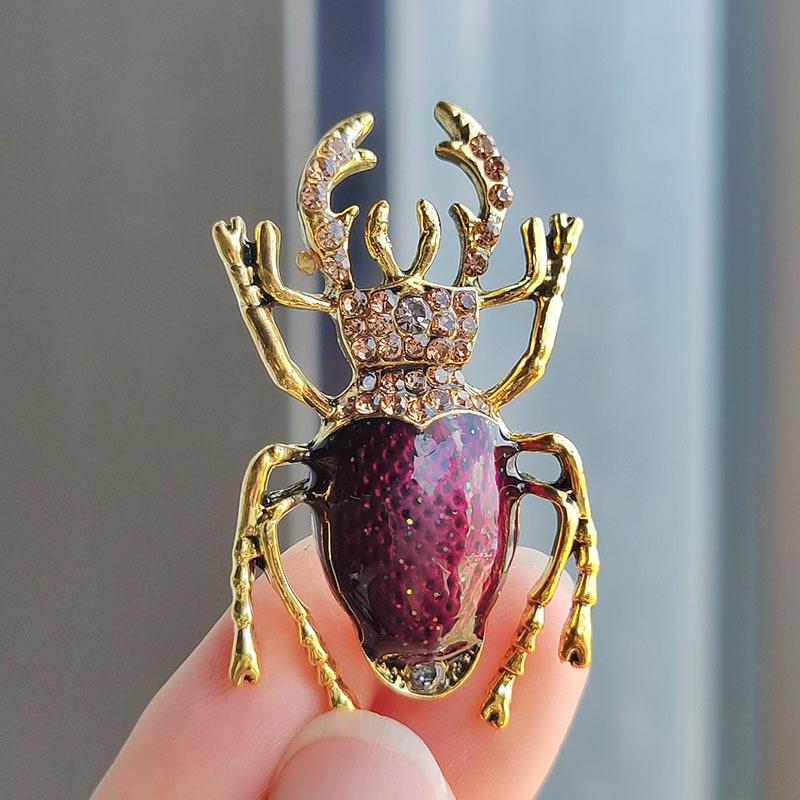 New Jewelry Fashion European and American Retro Beetle Brooch Women's Versatile Insect Corsage