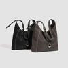 Retro Tote Bag with Large Capacity for Trendy Styling, with An Underarm Strap, A High-end Single Shoulder Bag.