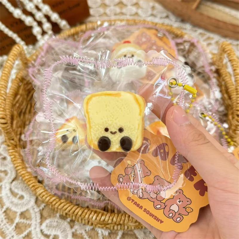 Comida de Simulação Fofa Torrada Hambúrgueres Bolo Brinquedo de Apertar Silicone Brinquedo para Alívio de Estresse Diversão Descompressão Brinquedo de Recuperação Lenta Chaveiro Presentes
