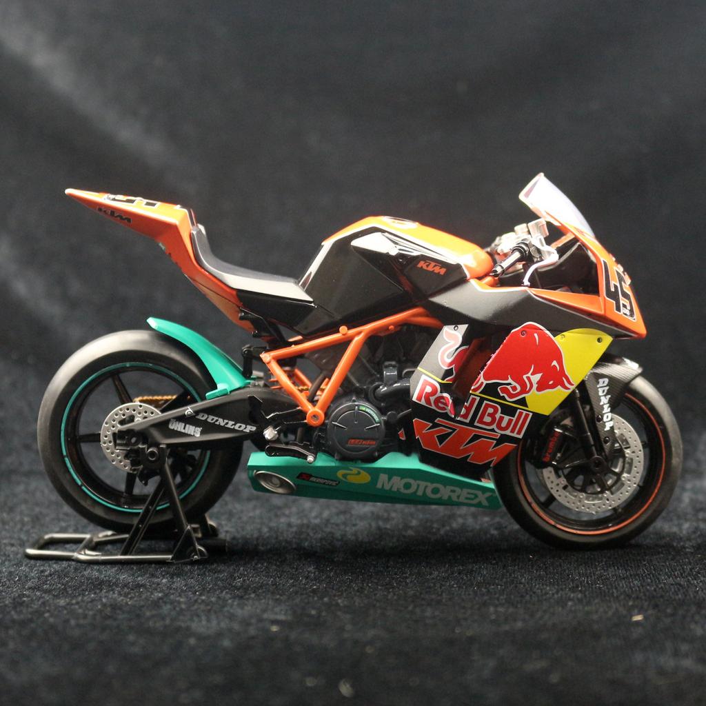 1/12  Scale AUTOMAXX RC8 1199 Racing Motorcycle Toy Model Diecast Metal Vehicle Miniature 1:12 Collection Gift for Kid Children Boy