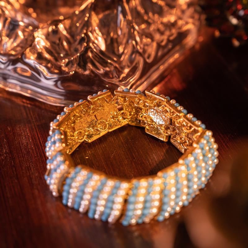 

Винтажный полный изысканный и элегантный набор: ожерелье, браслет, клипсы для ушей