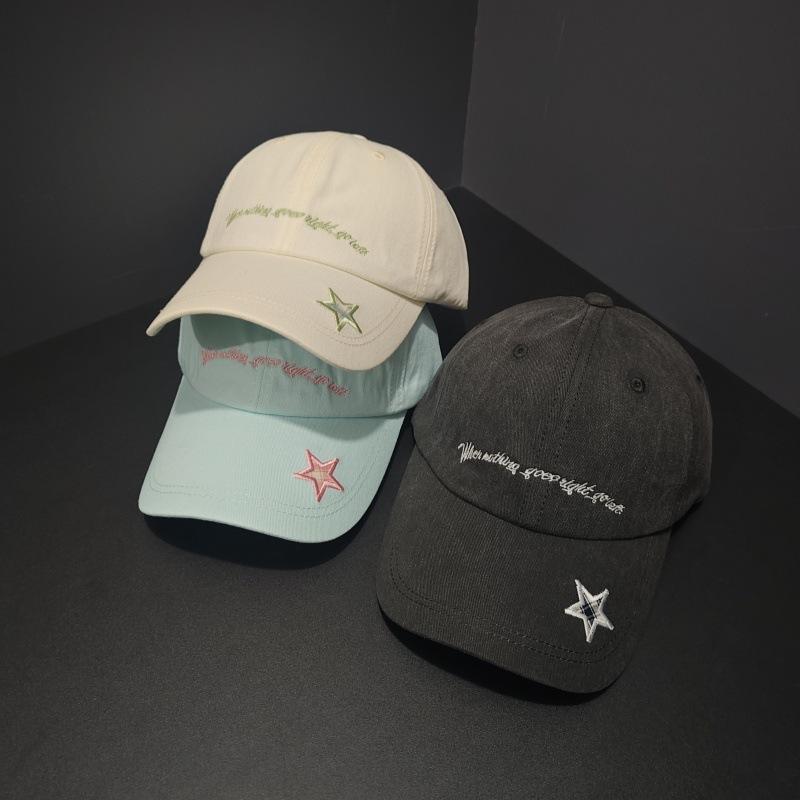South Korea's new star letter embroidered baseball cap for women with a small face and a versatile sunshade cap for men