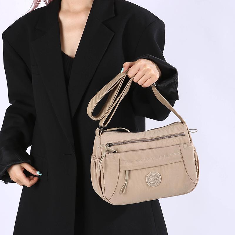 Mehrschichtige leichte Umhängetasche Damen Schultertasche Muttertasche für mittleres Alter