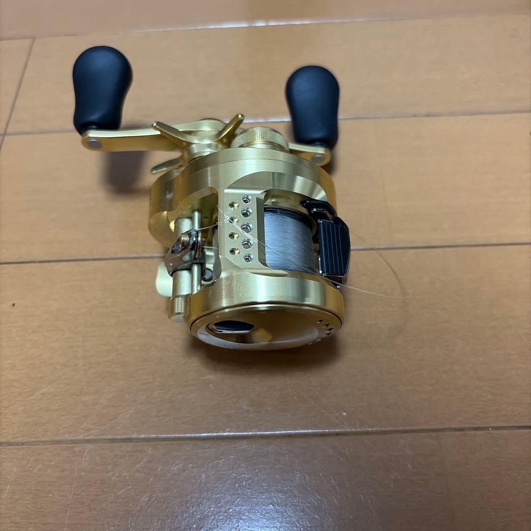 Used SHIMANO CALCUTTA CONQUEST 100 bait reel