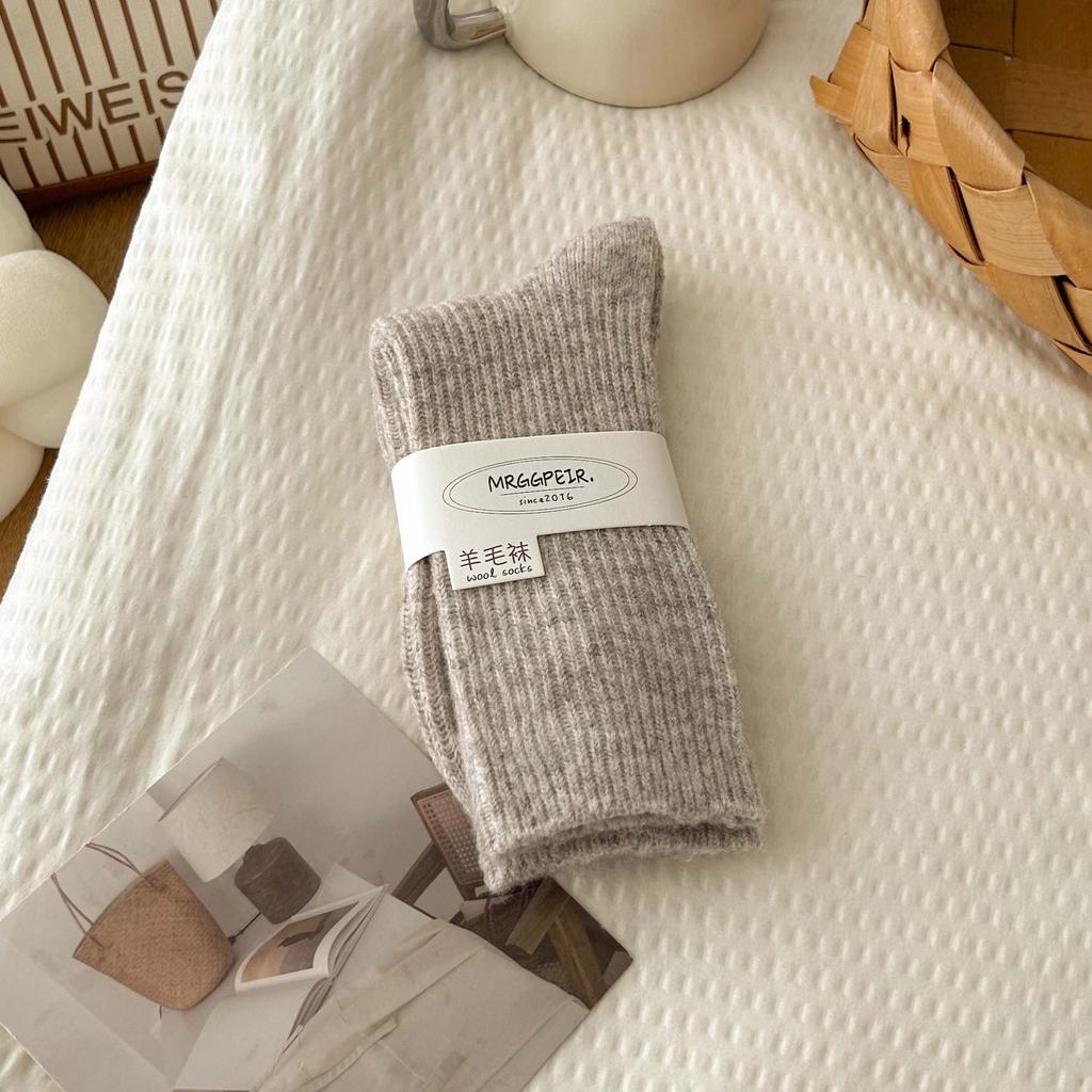 Socks Medium Tube Socks Thick Needle Thickened Wool Socks Classic Retro Color Warm Stacking Socks