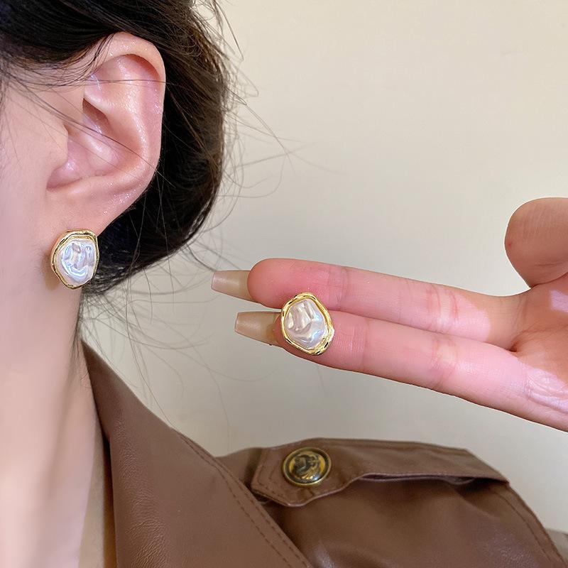 Silver Needle Retro Pearl Earrings - Elegant and Unique Women's Ear Jewelry