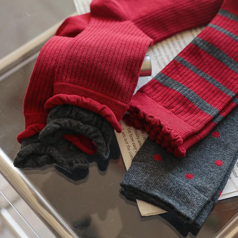 Nouveaux Chaussettes Femme Décontracté Mode Rayé Rouge Gris Élastique Chaussettes Longues Femme Pois Harajuku Rétro Coton Mi-mollet