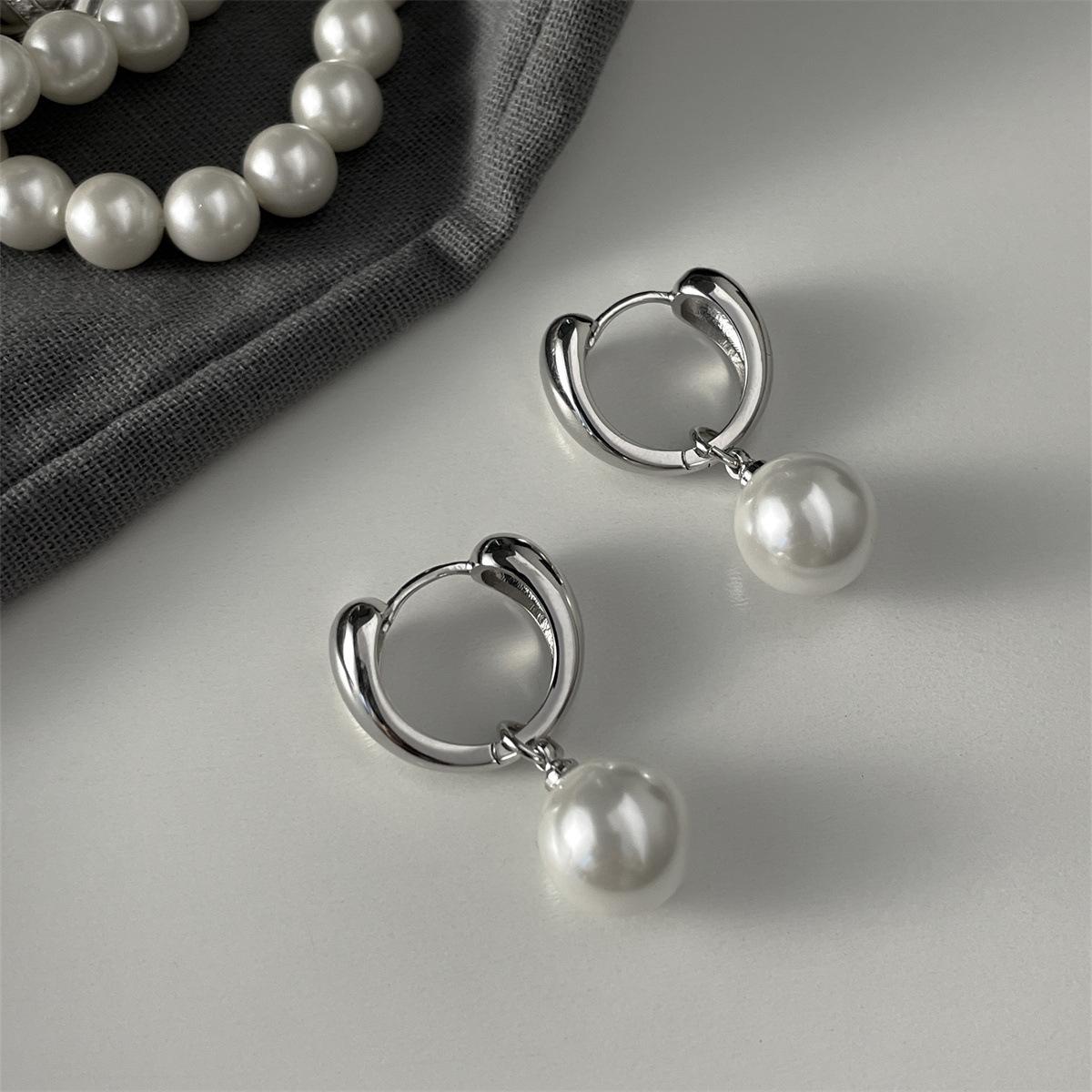 

Pearl earrings Korean version temperament high-end ear jewelry light luxury earrings women s 925 silver needles ins trendy personality fashion 925 silver needles