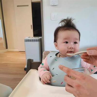 Adjustable Soft Silicone Baby Bib Waterproof Korean Ins Style Food Catcher Pocket Anti Dirty Kid Bib for Feeding Baby