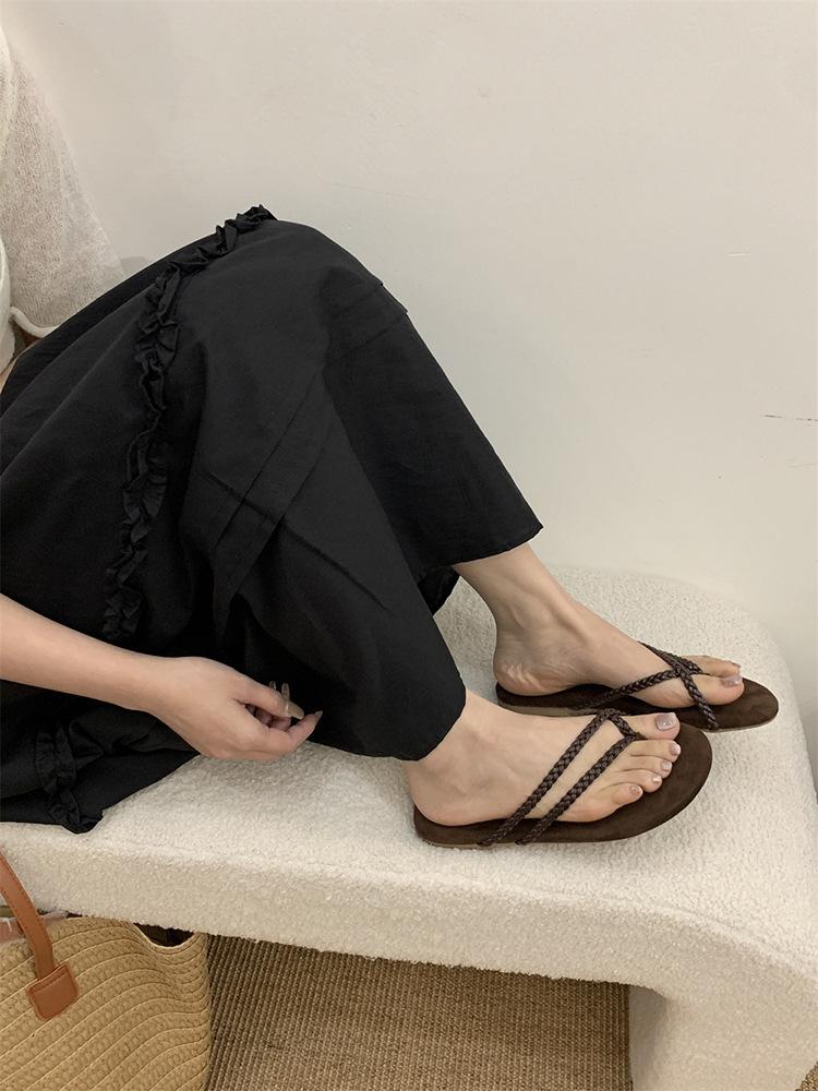 

Soft bottom beach flip-flops women wear high sense summer 2025 flat bottom non-slip fashion Internet celebrity toe cool slippers tide 40 коричневый