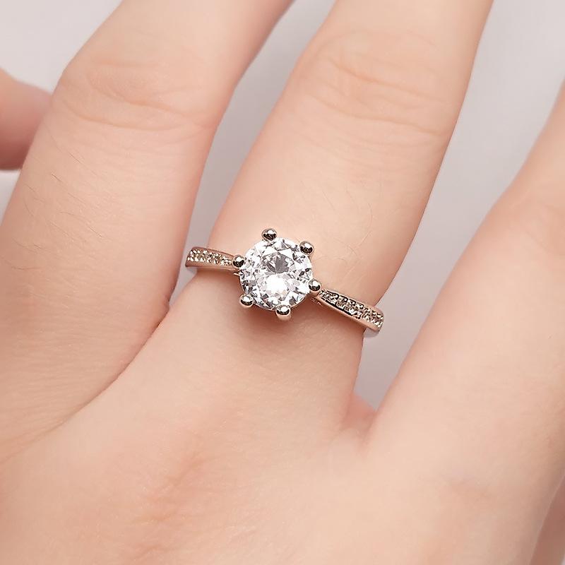 

Six-Claw Ring Female Classic Temperament Simulation Diamond Ring Live Green Stone White Diamond Marriage Proposal Gift Opening Adjustable