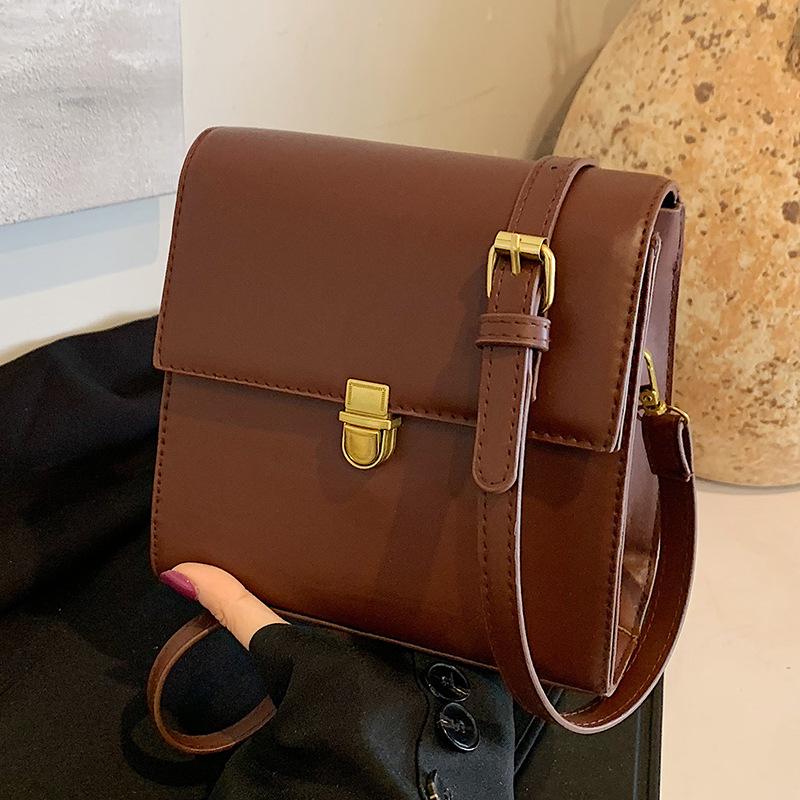 Small Bag for Women's Retro Simple Crossbody Bag Hong Kong Style Early Spring New Korean Version Versatile One-shoulder Fashionable Small Square Bag
