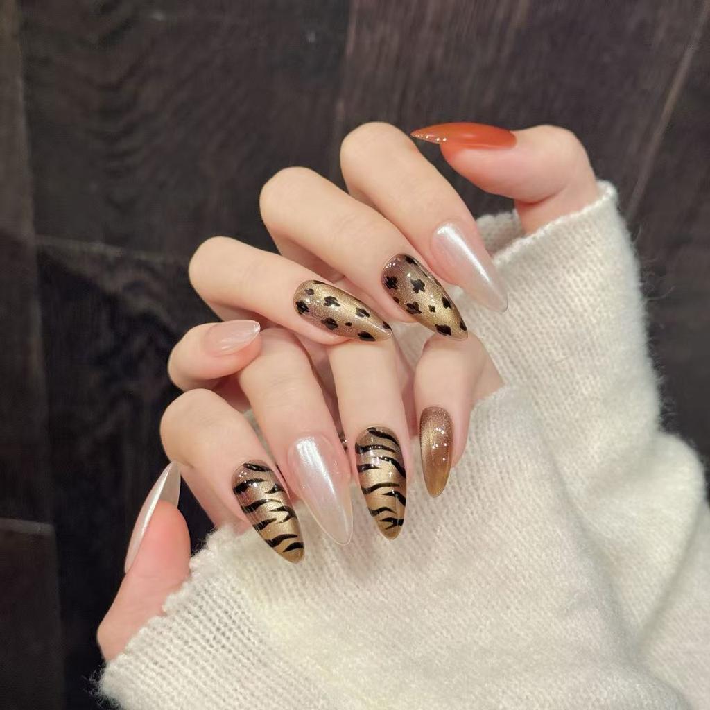 Design #560 Handmade Almond Shape Girls Press On Full Cover Leopard Print Artificial False Manicure Set Cat Eye Nails Design