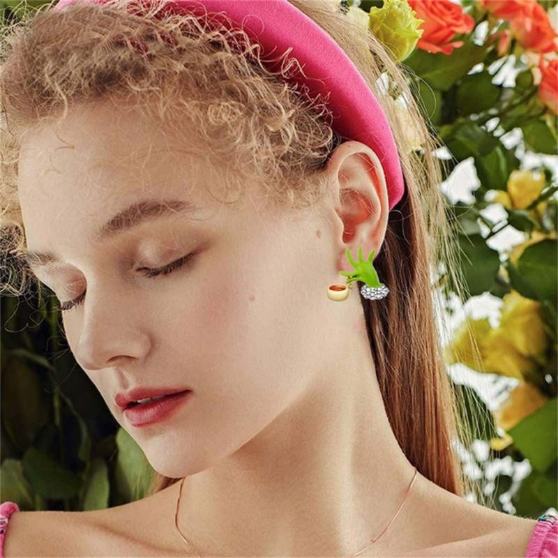 Grüne Monster Hängeohrringe Weihnachtsmotiv Ohranhänger Handform Trendiger Ohrschmuck Ornament für den täglichen Gebrauch