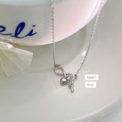 Liebe Schlüssel Halskette mit Diamanten, Exquisit und Vielseitig, Niedlich und Nischig, High-End-Feeling, Schlüsselbeinkette Halsaccessoire