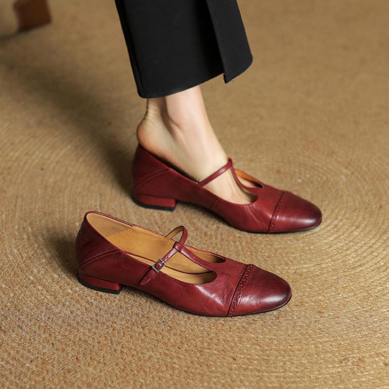 New women's leather small leather shoes over feet casual single shoes women's head beef tendon sole comfortable low heel large size shoes square heel