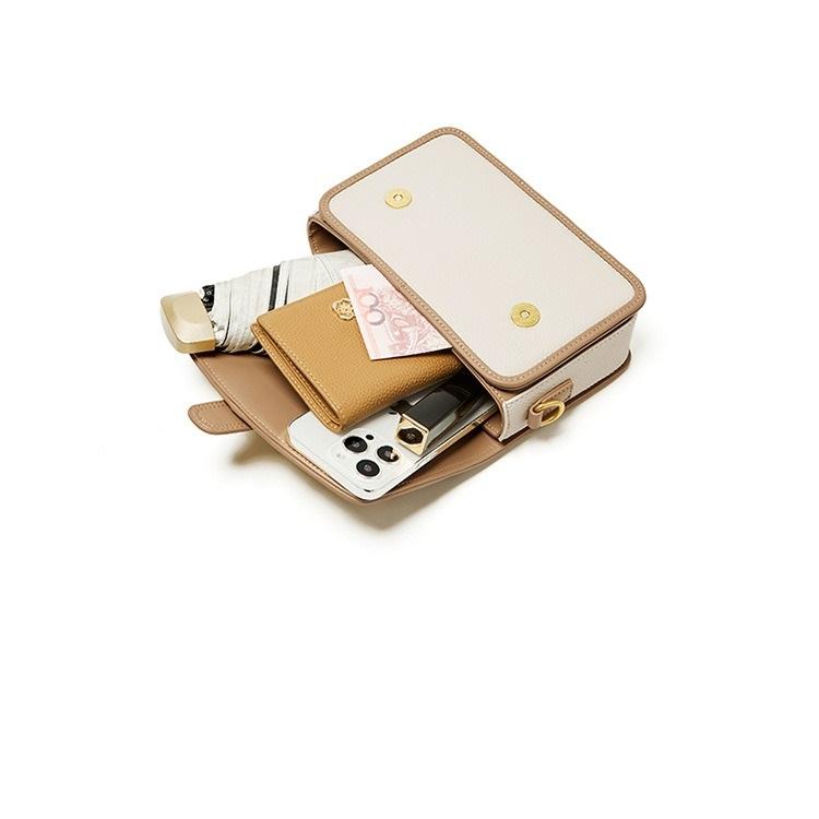 Женская сумка-мессенджер из натуральной кожи — фото 13