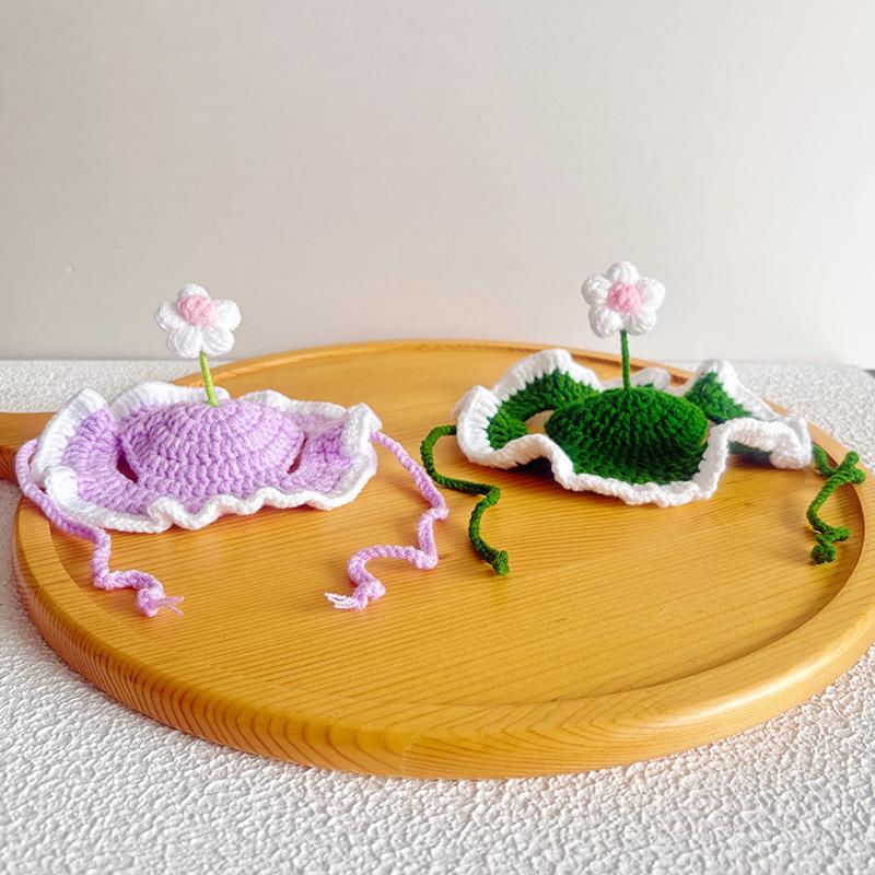 Handmade Cute Pet Knitted Hat with Small Flower Decoration for Dogs
