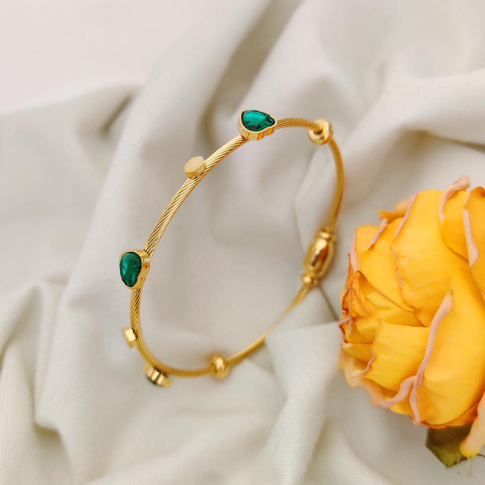 

Женский универсальный браслет из титановой стали - Высококлассный браслет из нержавеющей стали с полным бриллиантом, легкая роскошь и вакуумное покрытие, не выцветающее.