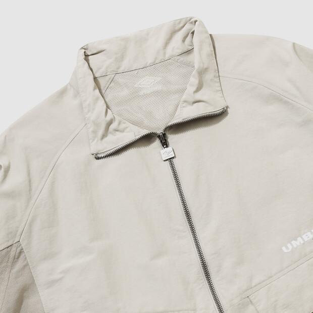 Umbro Linen-Like Women'S Stand Neck Windbreaker Jacket Beige Ur122Cjk36