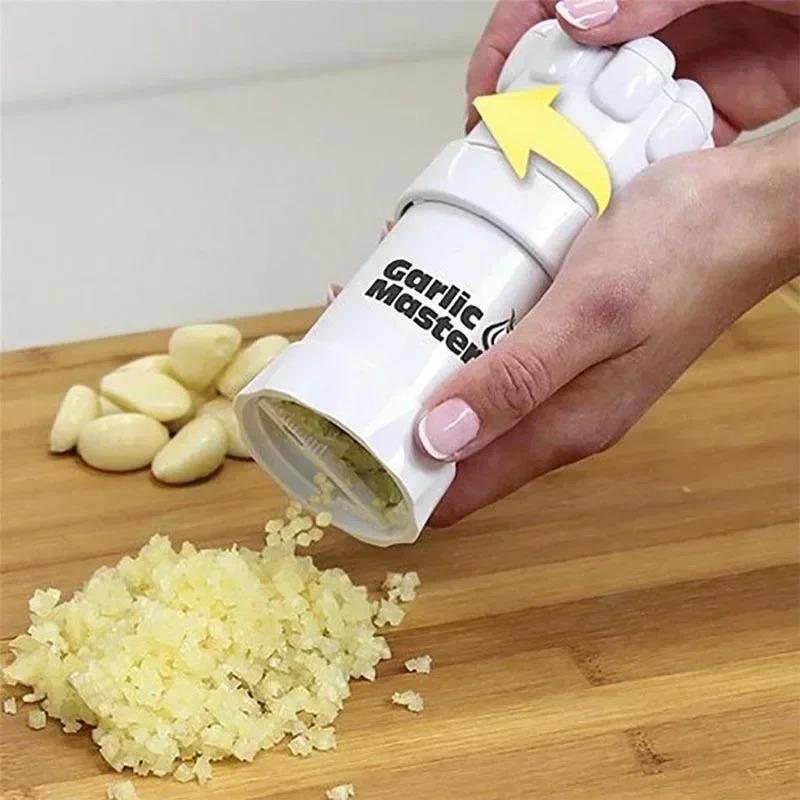 Hot Sale Multifunctional Garlic Master Garlic Ginger Cutter Candy Color Plastic Grinding Tool Kitchen Ginger Grater Grinder