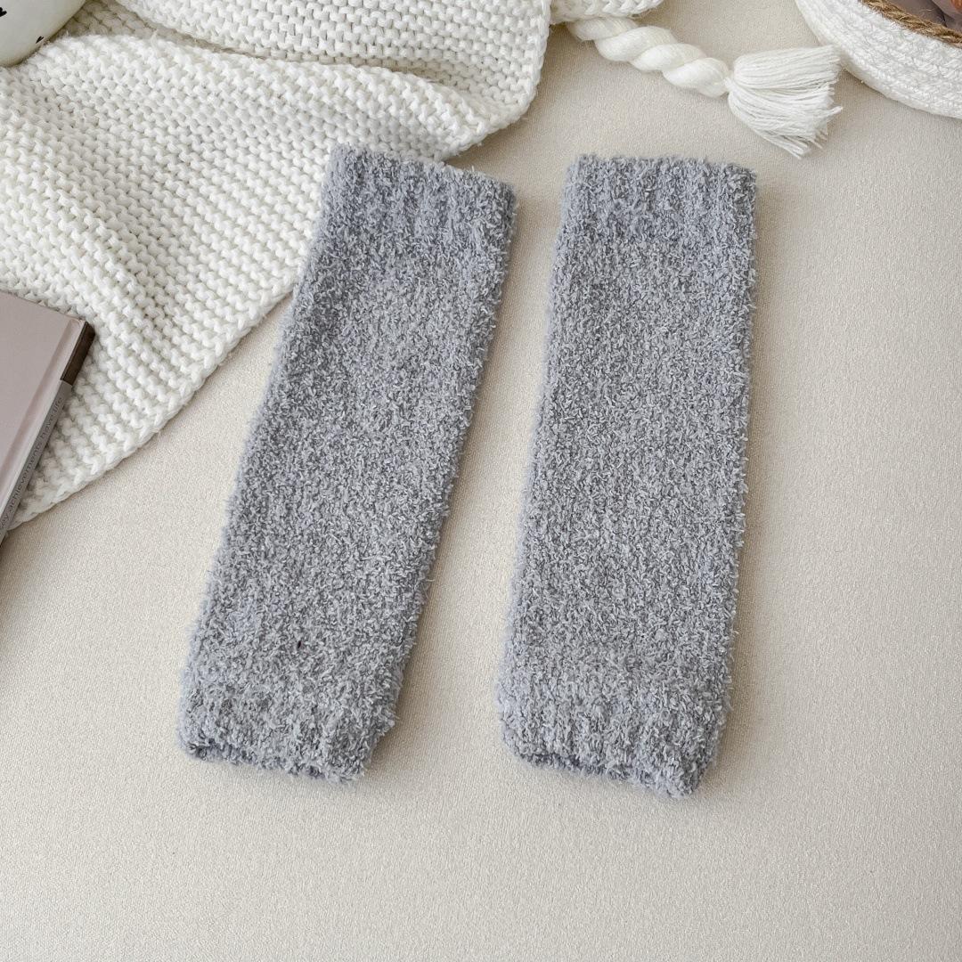 

Теплые чехлы на носки, носки выше колена, женские, осенние и зимние, из кораллового флиса, чехлы на носки, плюшевые, утолщенные, теплые, для сна, наколенники, чулки One size fits all серый