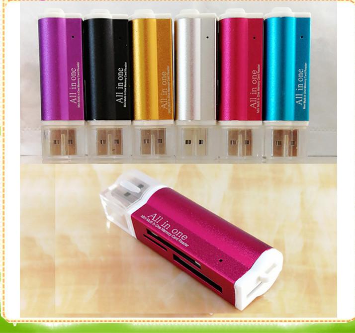 

Четыре в одном многофункциональном легком картридере для iPhone, адаптер для картридера Type-C и концентратора для чтения карт SD серебряный