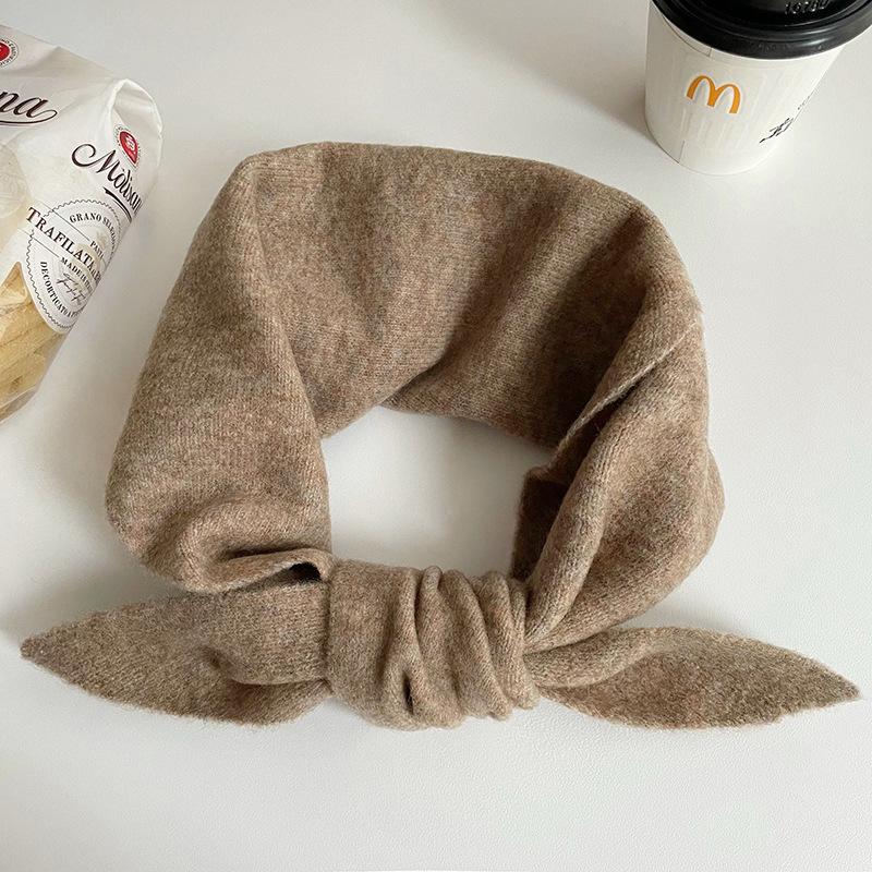 Winter new versatile triangle scarf small scarf women's autumn, autumn and winter comfortable skin-friendly neck care thickened warm scarf