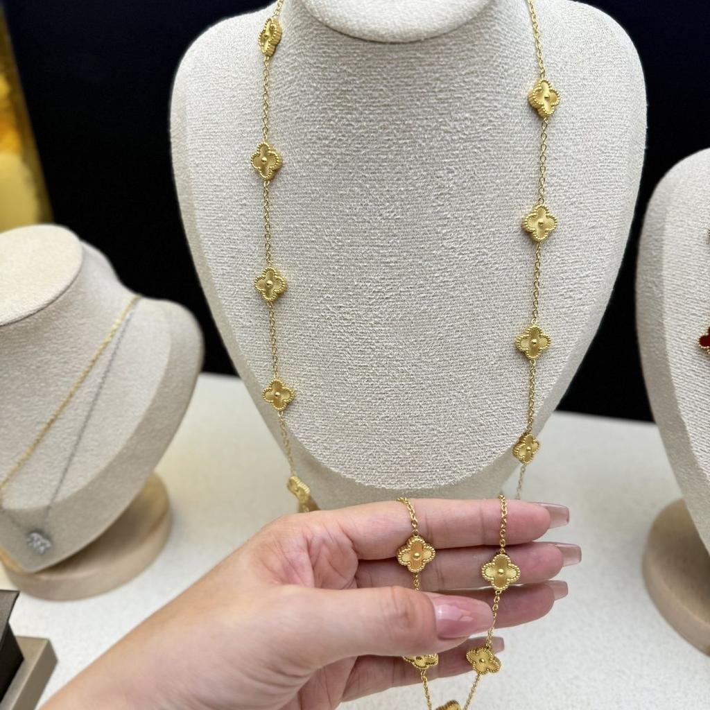 New Arrival Four-leaf Clover 20 Flower Necklace Women's Sweater Chain Fashionelegantcasual Necklace