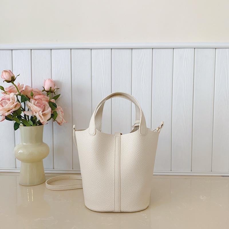Fashion Casual Portable Small Bag Women's New Simple and Versatile Bucket Bag Niche Messenger Bag